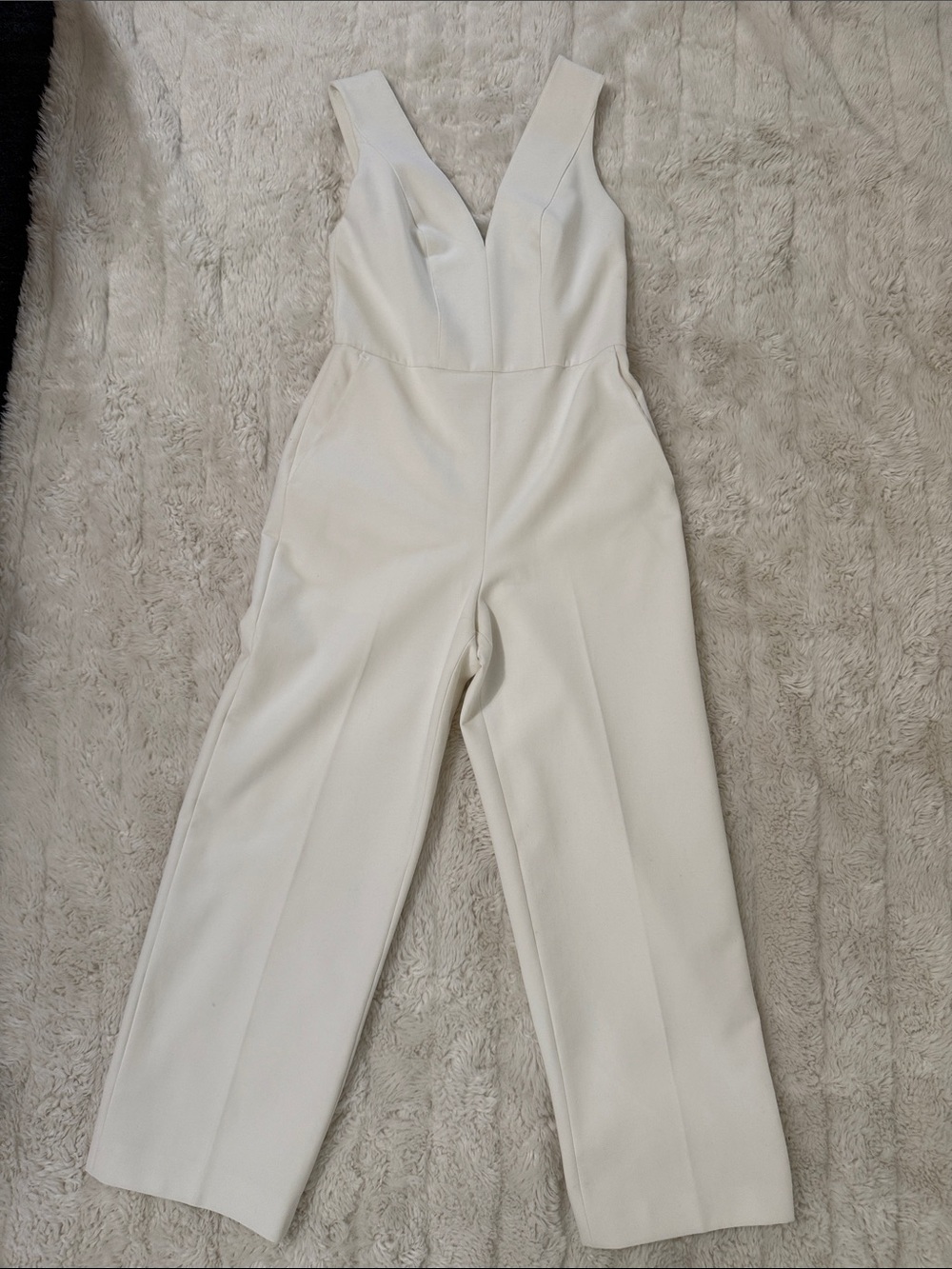 Club Monaco Cream V-Neck Sleeveless Tailored Jumpsuit
